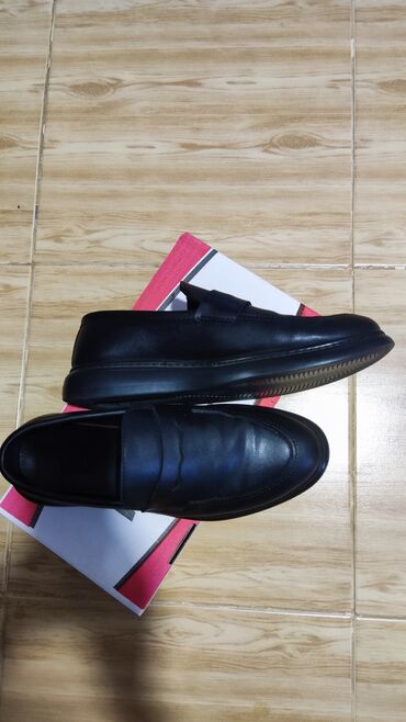 фатзорб купить оригинал: Ayaqqabı yenidir,41 ölçü yazılıb,42 yə gedir.qiymət 25 azn