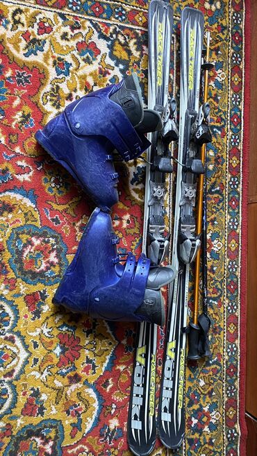 Лыжи: Продам полный лыжный комплект Размер ботинок на 42-43 Все вопросы в