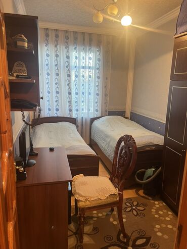 Köhnə tikili: Gəncə şəhəri Heydər Əliyev prospekti 32 nömrəli orta məktəbin qarşısı -da lalafo.az — 2 Köhnə tikili: Gəncə şəhəri Heydər Əliyev prospekti 32 nömrəli orta məktəbin qarşısı — 2