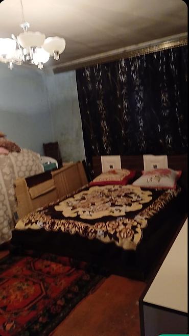 sabunçuda: Həyət evi – 4 otaqlı - Plan: mətbəx, sanitar qovşaq/duş, 4 yaşayış — 8