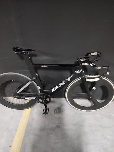 Городские велосипеды: BXT Без дербана Компоненты: Вилсет: передний карбон лопасть, задний — 8