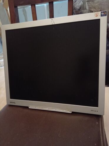 monitor android: BenQ FP71G X LCD monitor - Ekran diaqonalı: 17" - Mat panel - Ön