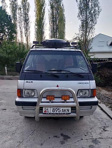 два авто: Mitsubishi Delica: 1988 г., 2.4 л, Механика, Дизель, Минивэн — 5