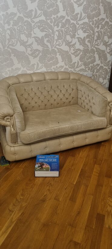 Qonaq otağı dəstləri: İşlənmiş — 6