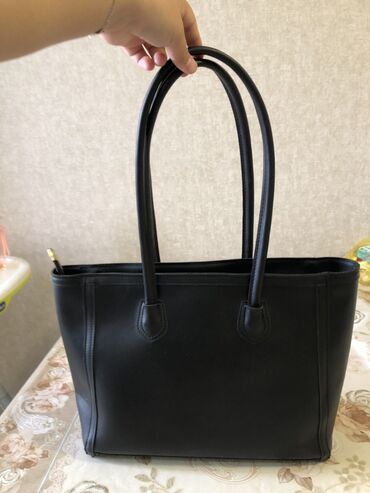 черная сумка: Харошее качество, носила максимум 3 недели . Покупала за 3000 тыс