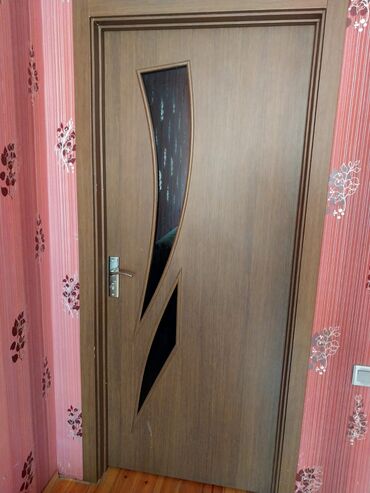 Межкомнатные двери: МДФ Межкомнтаная дверь 90х205 см