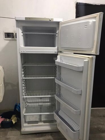 машиный холодильник: Холодильник Atlant, Б/у, Многодверный, Less frost