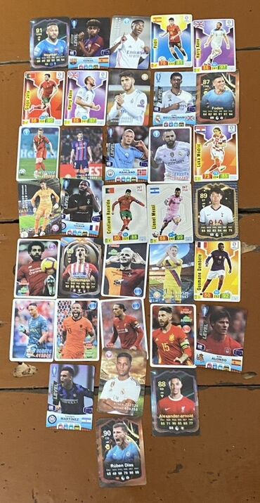 Digər kolleksiyalar: Bu kolleksiya kartları futbol həvəskarları üçün nəzərdə tutulub. Hər