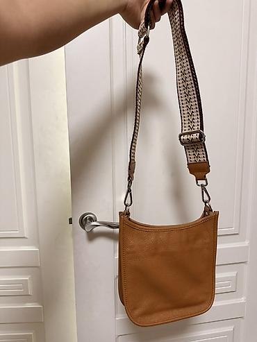 Шубы: Срочно продам шубы! 1)Цена на черную греческую цельную автоледи шубу — 17