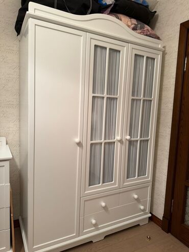 İşlənmiş, Açılan, 3 qapılı Düz dolab, Qarderob, paltar dolabı