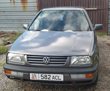 Volkswagen: Volkswagen Vento: 1992 г., 1.8 л, Механика, Бензин, Седан