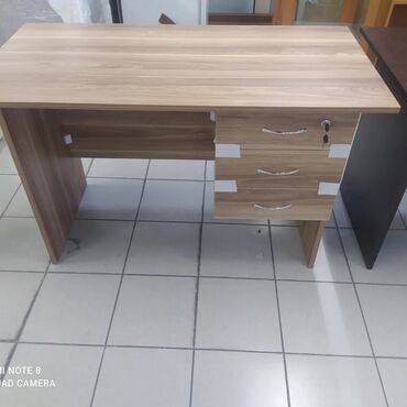 Ofis masaları: Yeni, İşçi üçün, Künc masa — 3