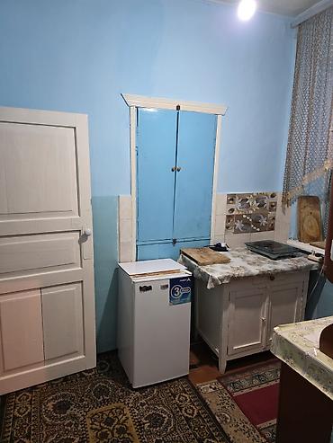 Продажа коттеджей и домов: Продаётся частный дом с огороженным двором и садом. ЦЕНТРАЛЬНОЕ — 7