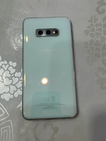 Samsung: Samsung Galaxy S10e, 128 ГБ, цвет - Синий