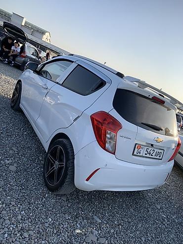 мусор спринтер: Chevrolet Spark: 2017 г., 1 л, Автомат, Бензин, Хэтчбэк — 5