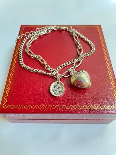 Narukvice: Narukvica sa privescima žig 925
Cena:1000din — 9