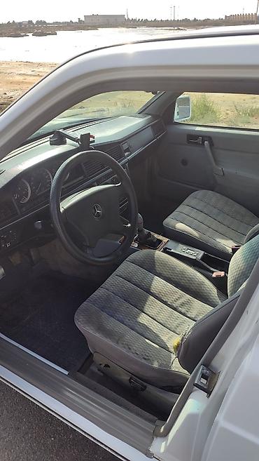 bmw e39 m: Mercedes-Benz 190 (W201) sedan – ağ rəng Xarici: - Klassik W201 — 7
