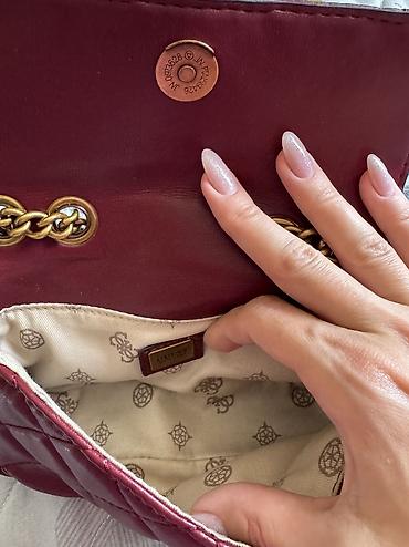Çantalar: Почти новая сумка Guess. Носили пару раз. Размер мини. Телефон как про — 2
