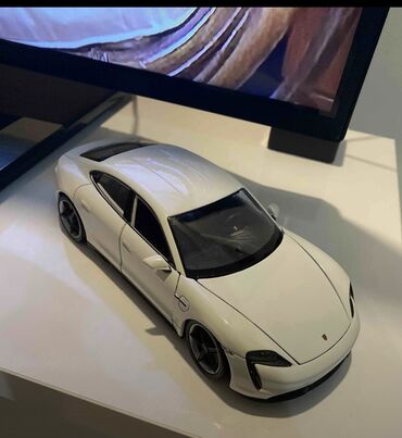 çin pulu: Porsche taycan turbo s Çox gözəl və detalı modeldir ✅ 1/24 ölçüdədir