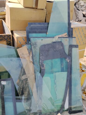 Стекла и комплектующие: Лобовой передний задний боковой различных размеров и форм — 3