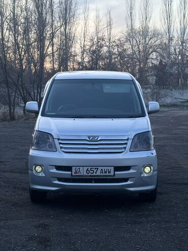 Toyota: Toyota Noah: 2003 г., 2 л, Автомат, Бензиновая, Минивэн — 1