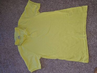 majice boss: Žuta majica za dečake.Veličina 134-140