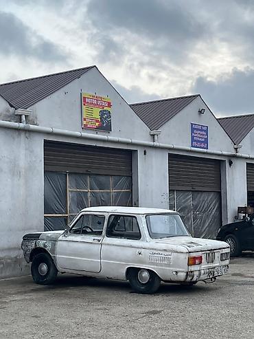 prius teker: Satılır: Sovet istehsalı ZAZ Zaporojets (təxminən 1960–70-ci illər — 2