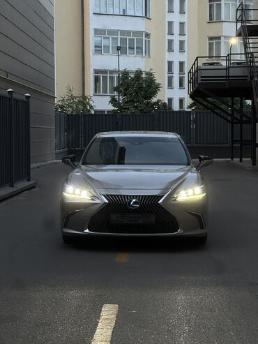 зарядные станции для электромобилей купить: Lexus ES: 2019 г., 2.5 л, Автомат, Гибрид, Седан