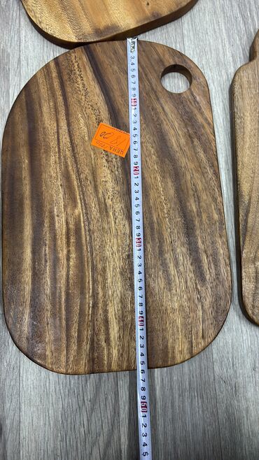 Подносы: Плотная разделочная/серव्हизная доска из настоящей древесины — 9