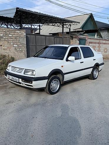 Volkswagen: Volkswagen Vento: 1993 г., 2 л, Механика, Бензин, Седан — 2