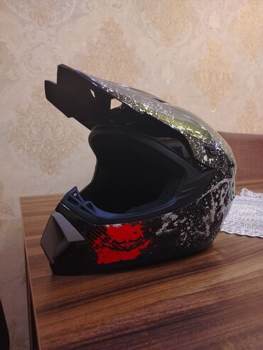 CD, DVD disklər və kassetlər: Moto cross kaskıdır aliexpress den alınıb 170 manata çox balaca 1