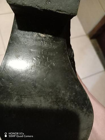 obuca maras: Crne kožne čizme do polovine lista, elegantnog špicastog vrha i sa — 7