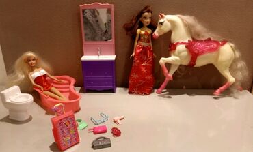 skafander za bebe: Prodajem: 2 barbike i Mattel lutka.Plava, Bella iz crtaća Lepotica i