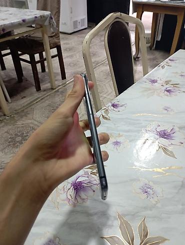 iphone 7 plus irşad: IPhone 8 Plus, Qara, Barmaq izi — 6