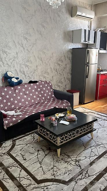 xirdalan menziller: Otaq yoldaşı xanım axtarıram. İşləyən olsun. Normal həyat tərzi olsun — 1