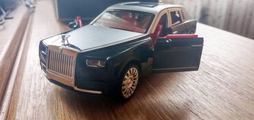 Igračke: Nov model automobila Rols Rojs Fantom. Napravljen je od kvalitetne ABS — 2