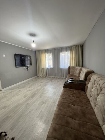 комната кызыл аскер: 60 м², 2 комнаты, Свежий ремонт С мебелью