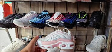 nike air max plus triple black: Nike, Size - 36