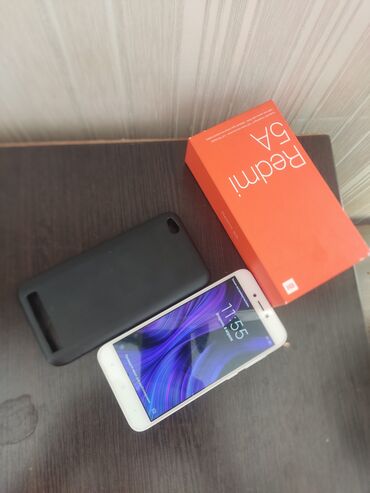 Redmi: Redmi, Redmi 5A, Б/у, 16 ГБ, цвет - Бежевый, 2 SIM