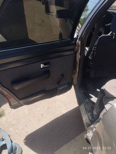 Audi: Audi 100: 1990 г., 2.3 л, Бензин, Седан — 8