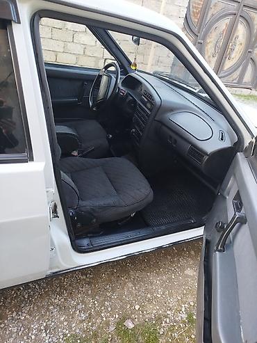 lada samara: Lada Samara sedan – ağ rəng, 4 qapı, arxa ötürücülü. - Salon: qara — 3