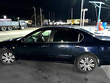 Другие автомобили: Седан бизнес‑класса темно-синего цвета. Просторный салон с мягкой — 3