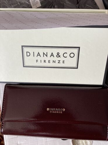 женский кошелек с двумя молниями: Женское портмоне DIANA&CO Firenze - Материал: лакированная