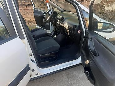 Opel: Opel Zafira A – sedmosed, bele boje, praktičan porodični MPV. Glavne — 12