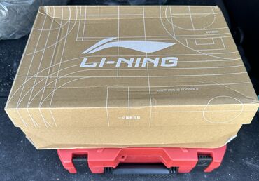 кроссовки для девочек: Новый Оригинал Li-NiNG . Заказывала мужу по размеру не подошло