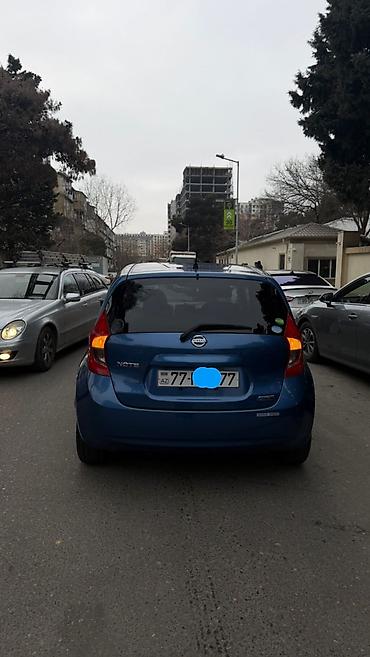 Nissan: Nissan Note hatchback – mavi rəngdə, şəhər üçün kompakt və qənaətcil — 3