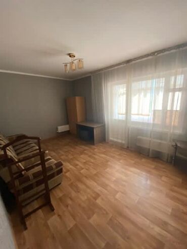 с подселением парень: 1 бөлмө, Менчик ээси, Чогуу жашоосу жок, Толугу менен эмереги бар