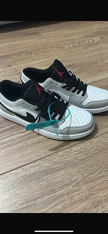 Мужская обувь: Мужские кроссовки, 42, Nike, Новый, цвет - Серый — 1