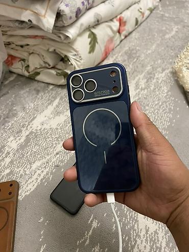 IPhone 17 Pro Max, Б/у, 256 ГБ, Оранжевый, Зарядное устройство, Защитное стекло, Чехол, 95 %