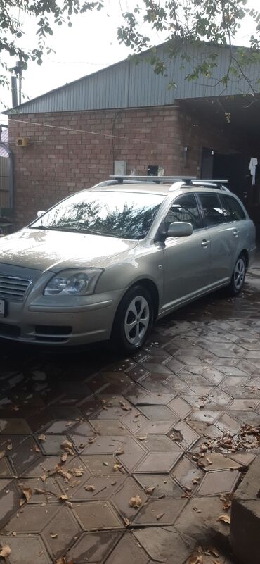 авто гаражное хранение: Toyota Avensis: 2003 г., 1.8 л, Механика, Бензин, Универсал